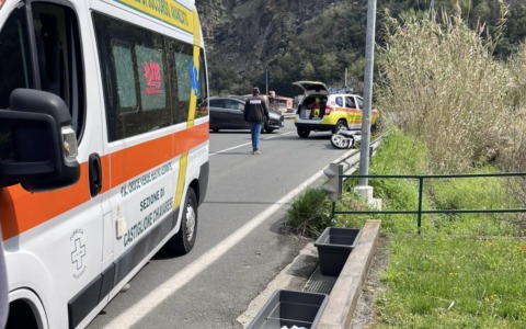 Incidente tra auto e scooter a Battilana