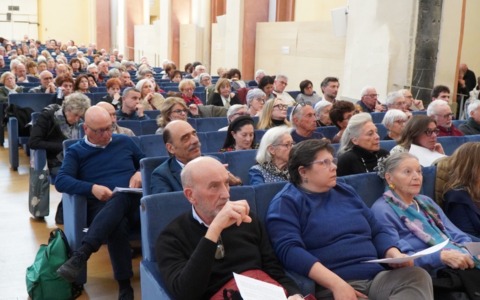 Chiavari, auditorium gremito per la lettura pubblica della Costituzione