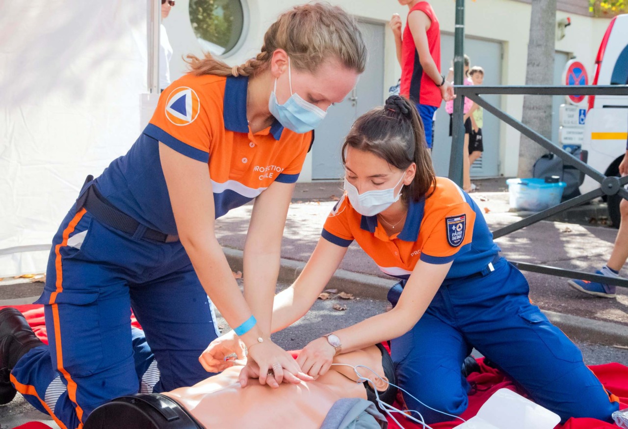 Defibrillatorigenova.it: servizi, formazione e tecnologie per la cardioprotezione in Liguria