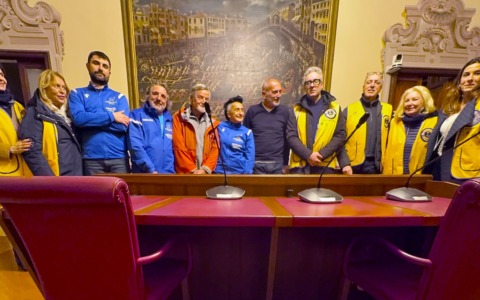 Il maratoneta Lions Jean-Marie Van Butsele a Sestri Levante durante la marcia benefica verso Roma