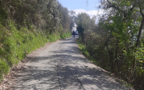 Rischio cedimento della carreggiata, chiude la strada tra San Bernardo e Loto a Sestri