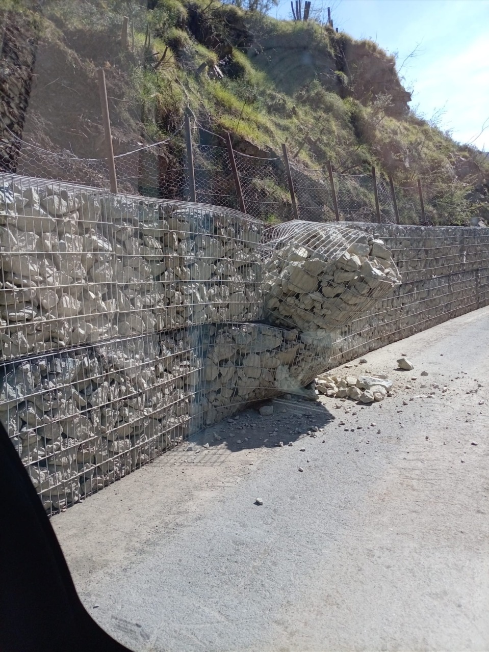 SP26, Val Graveglia in ginocchio: la strada riapre ma è subito caos frana