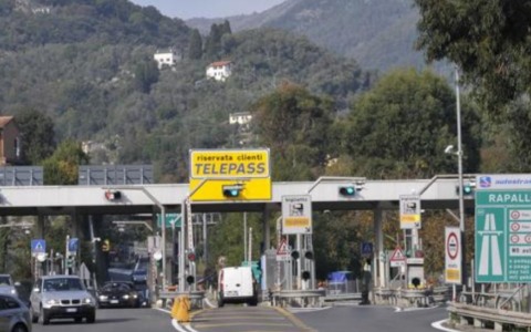 Chiusura notturna dell’A12 tra Rapallo e Recco