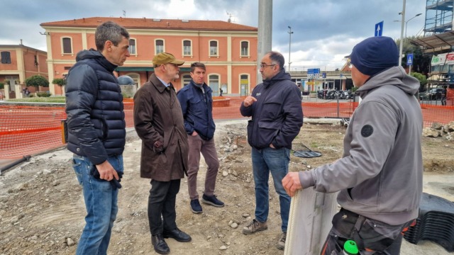 Sopralluoghi in piazza Torino e nella piazza dei Giardini di Arenelle