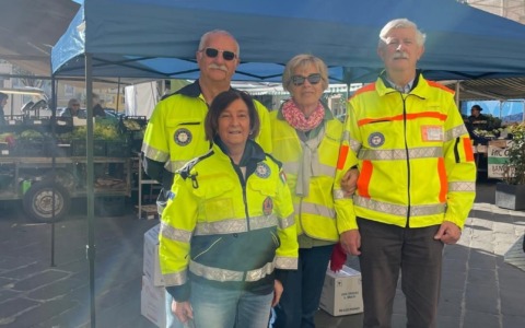 Successo a Lavagna: volontari in piazza per la ricerca sul neuroblastoma