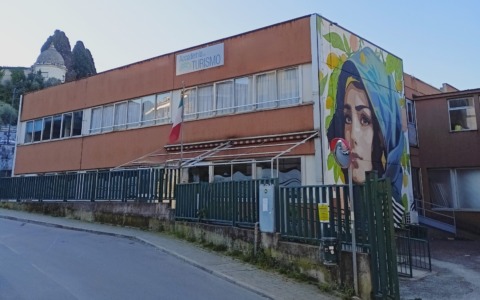 Gli studenti dell’Accademia del Turismo e dell’IISS Giannini raccontano la sfida di “Design tra Terra e Mare”