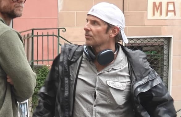 Bradley Cooper “stregato” dalla Liguria: dopo Imperia, l’attore avvistato anche a Camogli