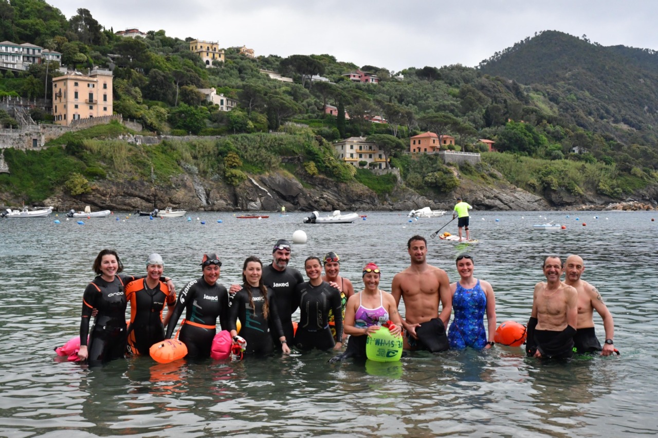 Sestri Levante, grande successo per l’ultima sessione di allenamento di “Nuoto in Baia”