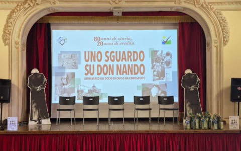 “Uno sguardo su Don Nando”: a Chiavari la mostra diffusa che racconta memoria, umanità e futuro