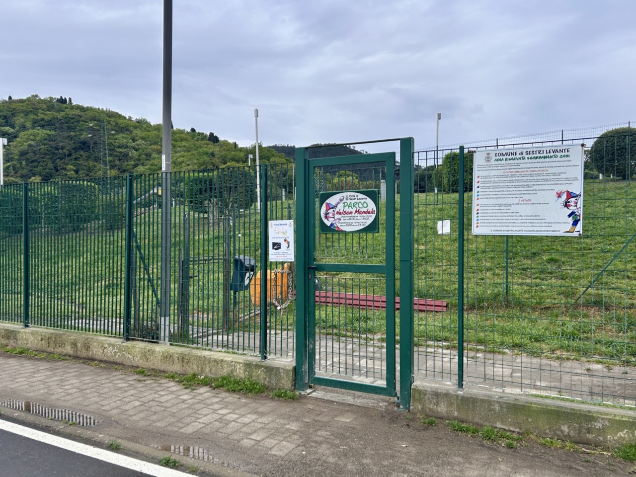 Sestri, via libera al nuovo regolamento delle aree cani cittadine