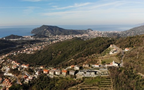 Casarza Ligure, smantellato “fortino” dello spaccio nei boschi di Verici: un arresto