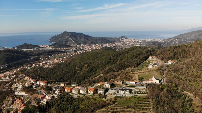 Casarza Ligure, smantellato “fortino” dello spaccio nei boschi di Verici: un arresto
