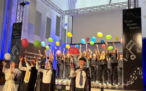 “Abracadabra… la felicità”: lo spettacolo dell’Istituto Comprensivo di Sestri Levante incanta il pubblico