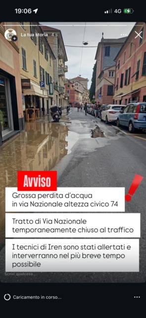 Perdita d’acqua in via Nazionale a Sestri Levante: strada chiusa al traffico