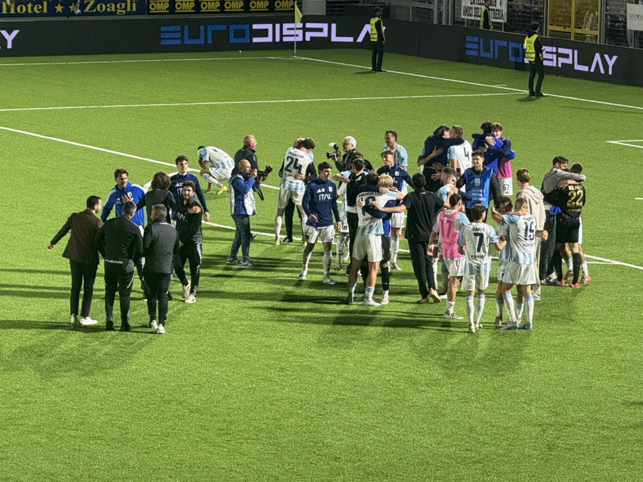 Finisce 2 a 1: al Sannazzari esplode la festa salvezza