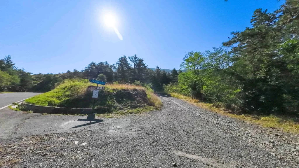 Monte Zatta, stop a motocross e camper sulla strada forestale
