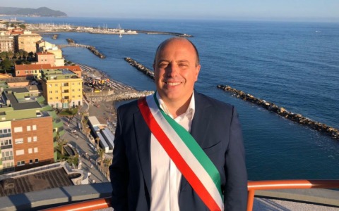 Piscina del Lido, parte l’iter per l’intitolazione a Marco Di Capua