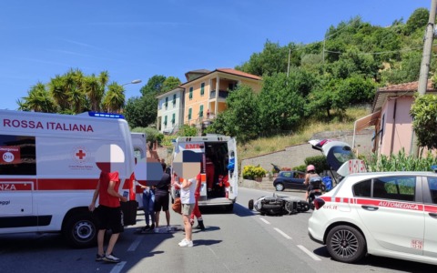 Casarza Ligure, scontro tra due scooter: due persone ferite in codice giallo
