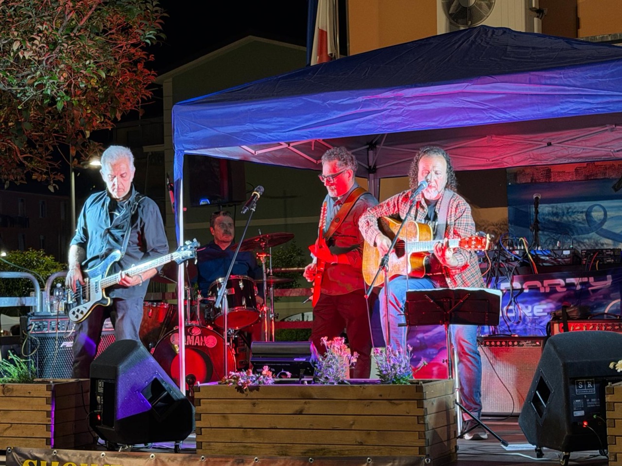 Successo a San Salvatore per la Notte Bianca tra musica e motori