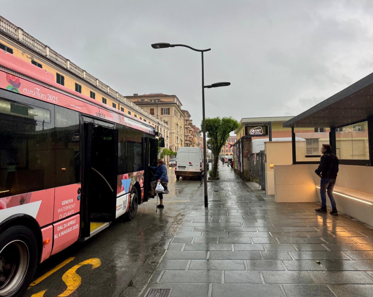 Inaugurata a Chiavari la nuova fermata autobus di corso G. B. Assarotti
