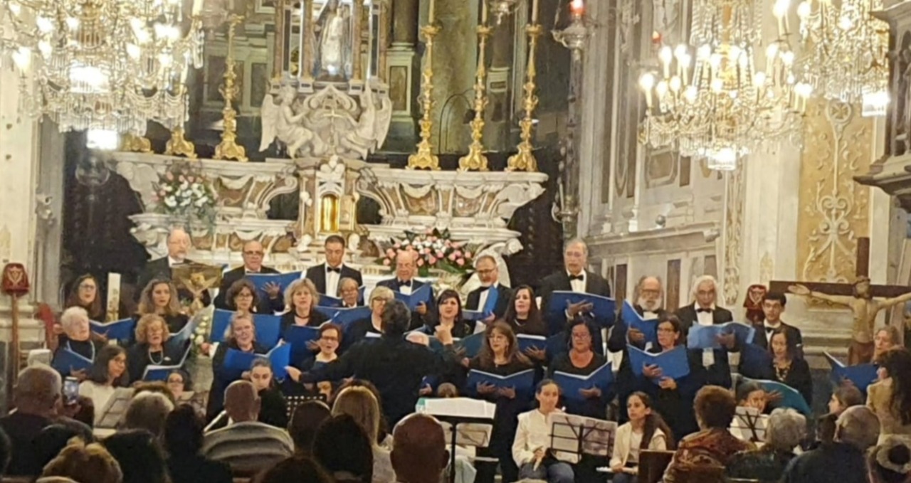 Madonna della Rosa, grande successo per il concerto del Coro Segesta e dell’orchestra di flauti dell’I.C. Santa Margherita