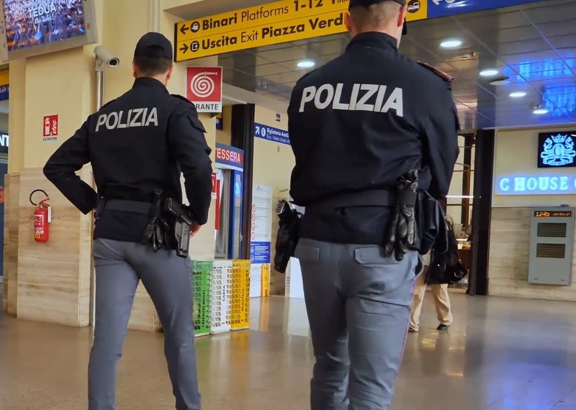 Ruba uno zaino sul treno: fermato alla stazione di Rapallo