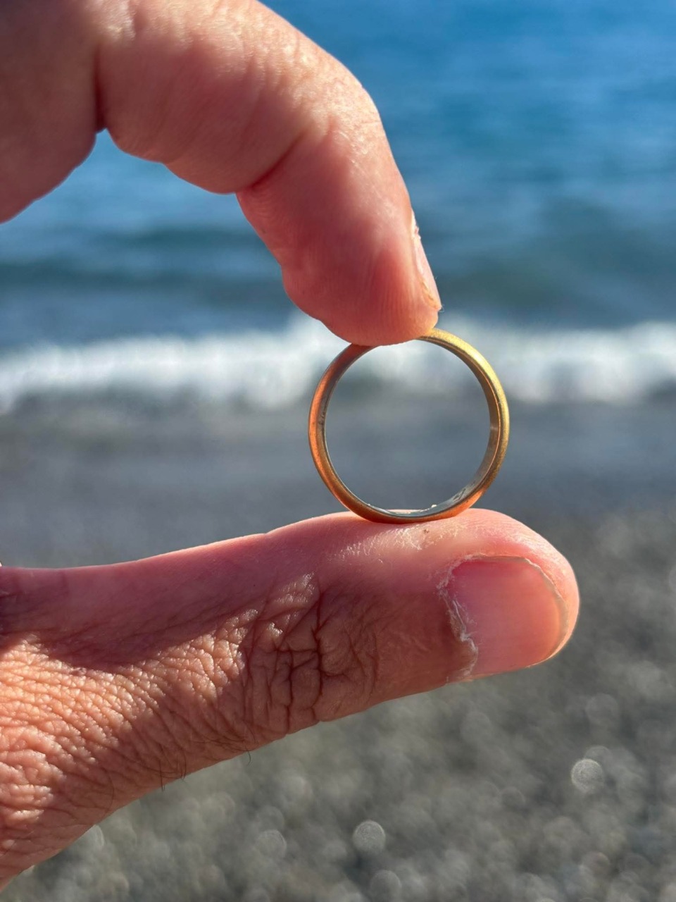 Sestri Levante, ritrova la fede nuziale persa in mare dopo quattro anni