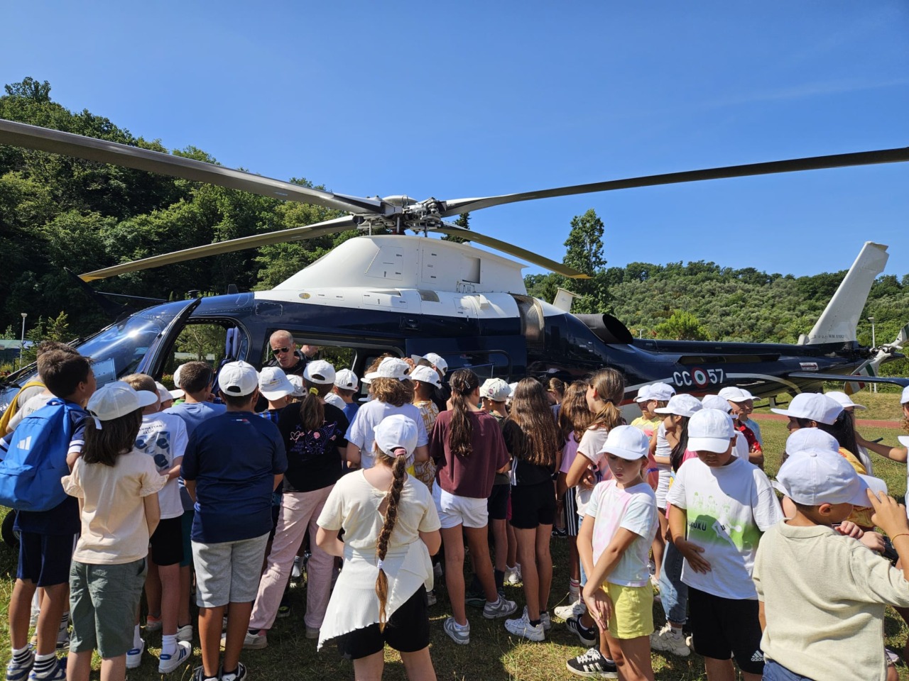 Sestri Levante: 144 alunni a lezione di sicurezza con i Carabinieri e la Croce Rossa
