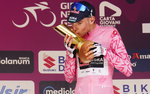 Lorenzo Mark Finn vince il Giro Next Gen conquistando anche la tappa finale