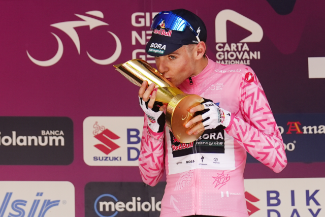 Lorenzo Mark Finn vince il Giro Next Gen conquistando anche la tappa finale