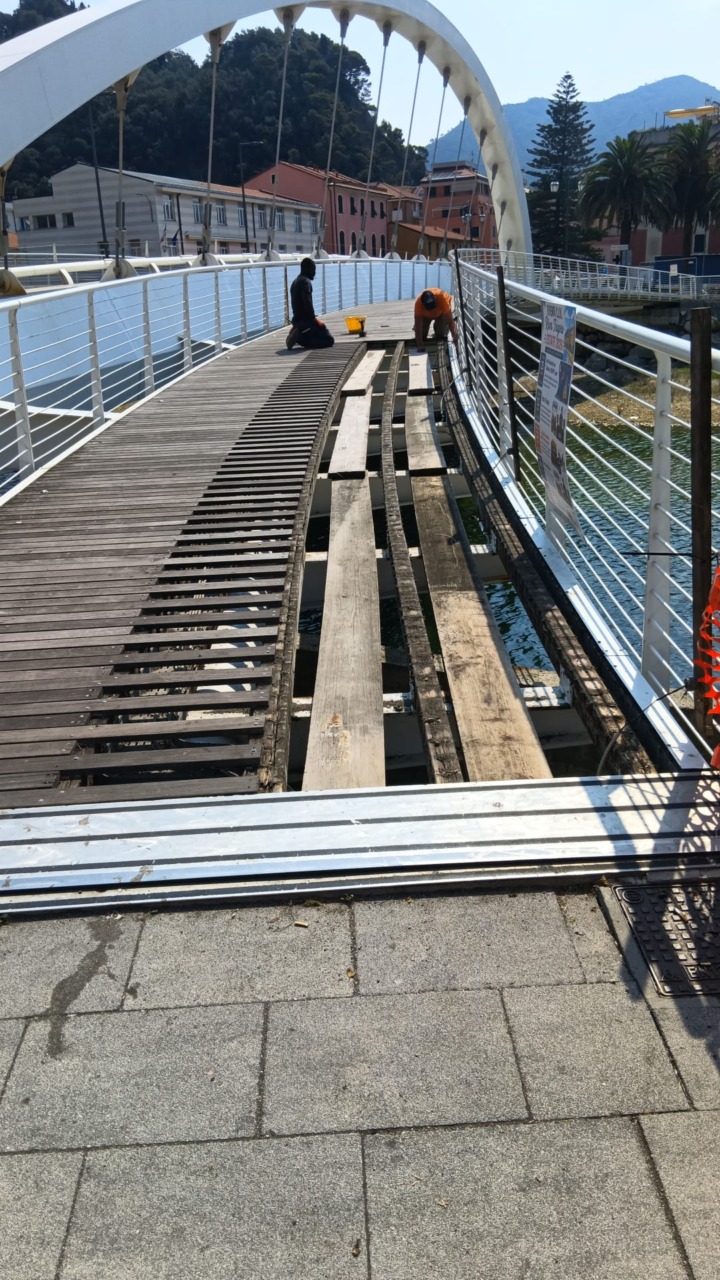 Ponte di Riva, al via la manutenzione straordinaria della passerella pedonale