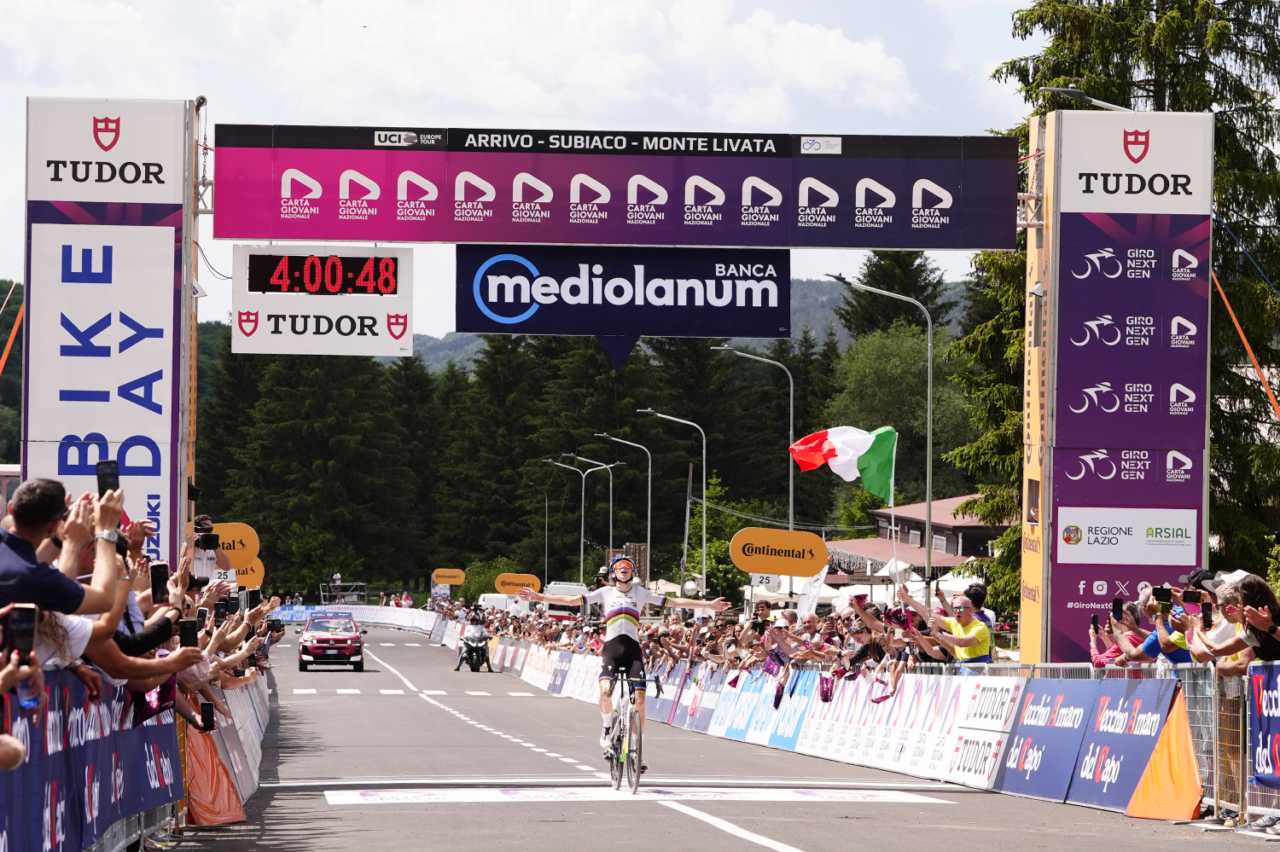 Lorenzo Mark Finn vince la sesta tappa del Giro Nexr Gen e diventa la nuova maglia rosa