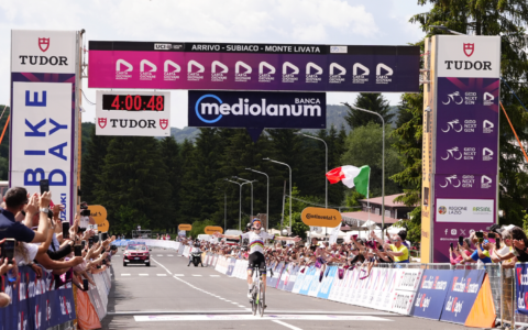 Lorenzo Mark Finn vince la sesta tappa del Giro Nexr Gen e diventa la nuova maglia rosa