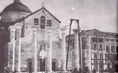La cattedrale e il suo pronao, martedì 30 giugno una storia cittadina