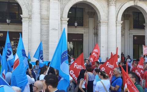 Sanità Liguria, FP Cgil e UIL FP: “Non si fanno riforme senza risorse per le lavoratrici e i lavoratori”