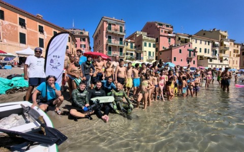Sestri Levante, successo per la 54ª “Giornata dei Fondali Puliti” nella Baia del Silenzio