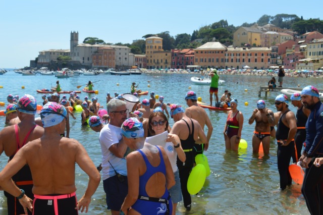 Periplo Manara 2026, 140 nuotatori alla partenza