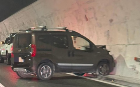 A12: incidente in galleria tra Recco e Rapallo