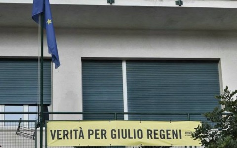 Rimosso a Zoagli lo striscione per Giulio Regeni