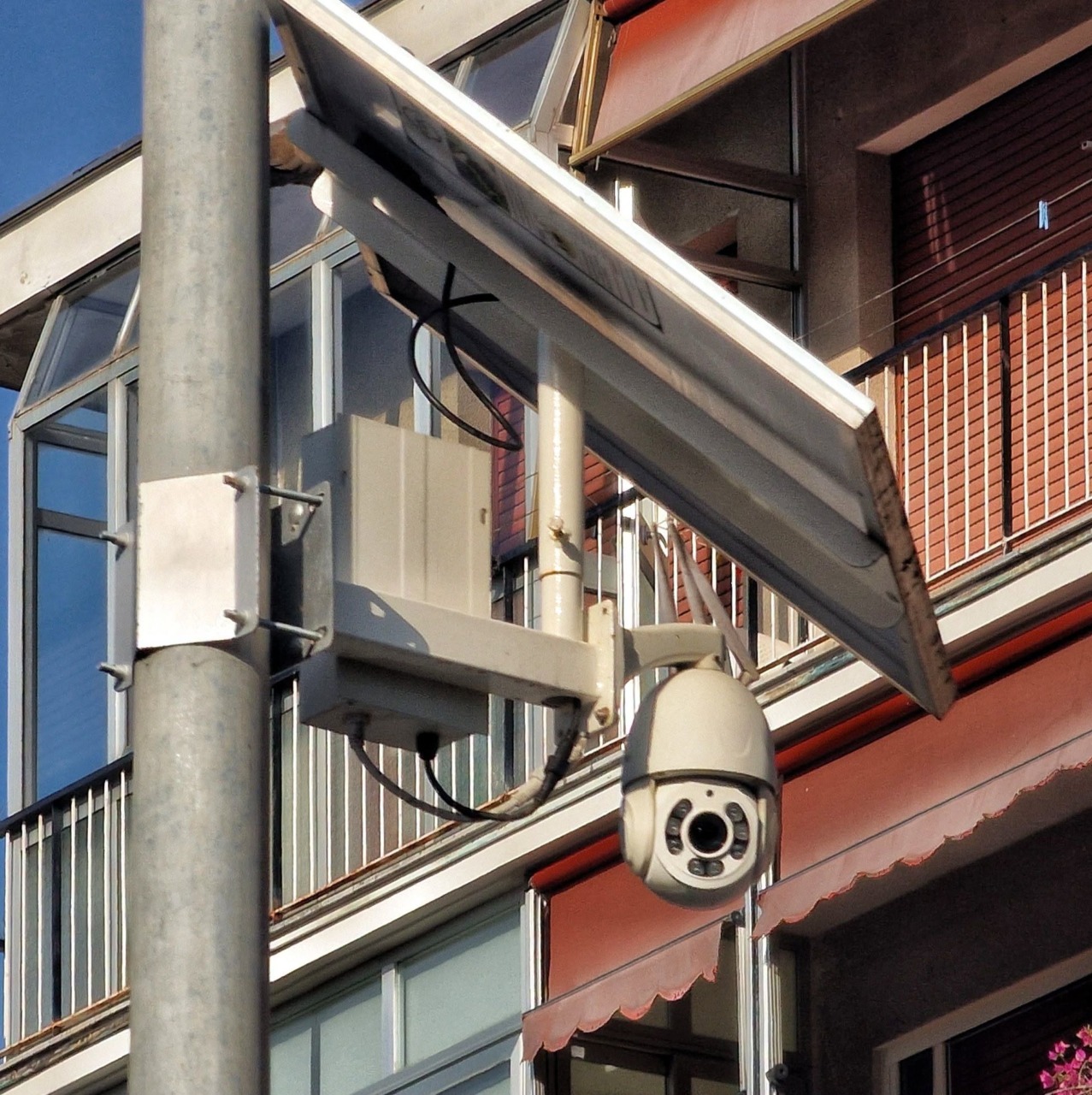 Rifiuti di apparecchiature elettriche ed elettroniche, a Lavagna 300 euro di multa