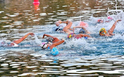 Bay Night Swimming, spettacolo sotto le stelle nella Baia del Silenzio