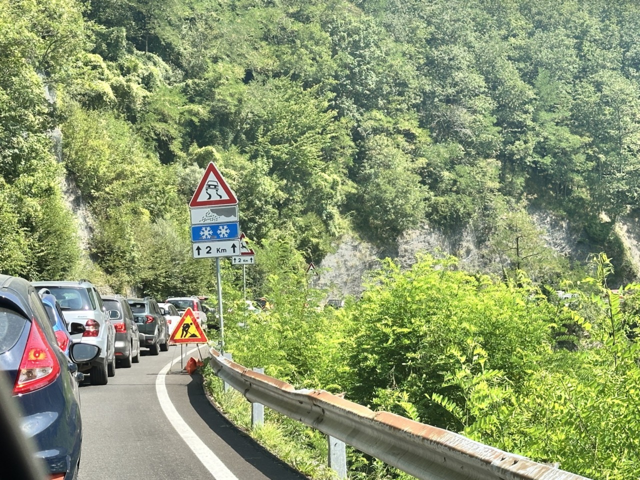 Code e rallentamenti lungo la SS586