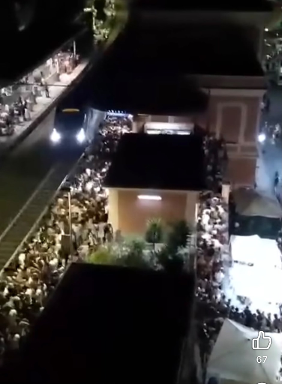 Troppa gente a Camogli per la Stella Maris, esplode la protesta social