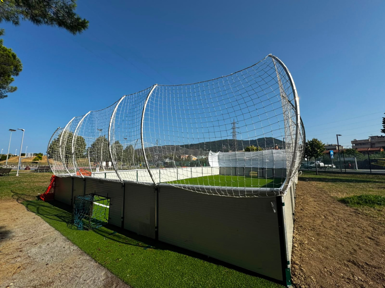 Sestri, un nuovo campetto da calcio al Parco Mandela