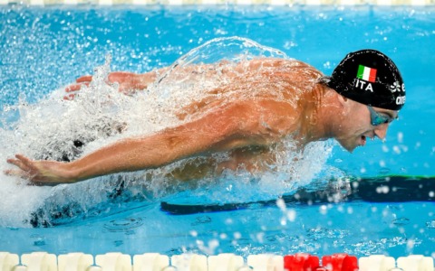 Europei di Parigi: Alberto Razzetti vola in finale nei 400 misti. Stasera la caccia alla medaglia