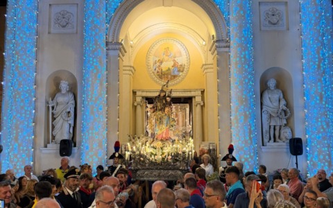 Migliaia di persone a Recco per le due serate clou della Sagra del Fuoco