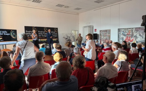 Pubblico delle grandi occasioni per l’inaugurazione del Festival della Valle del Tempo