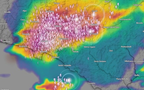 Temporali autorigeneranti sulla Liguria: oltre 100 millimetri nell’entroterra