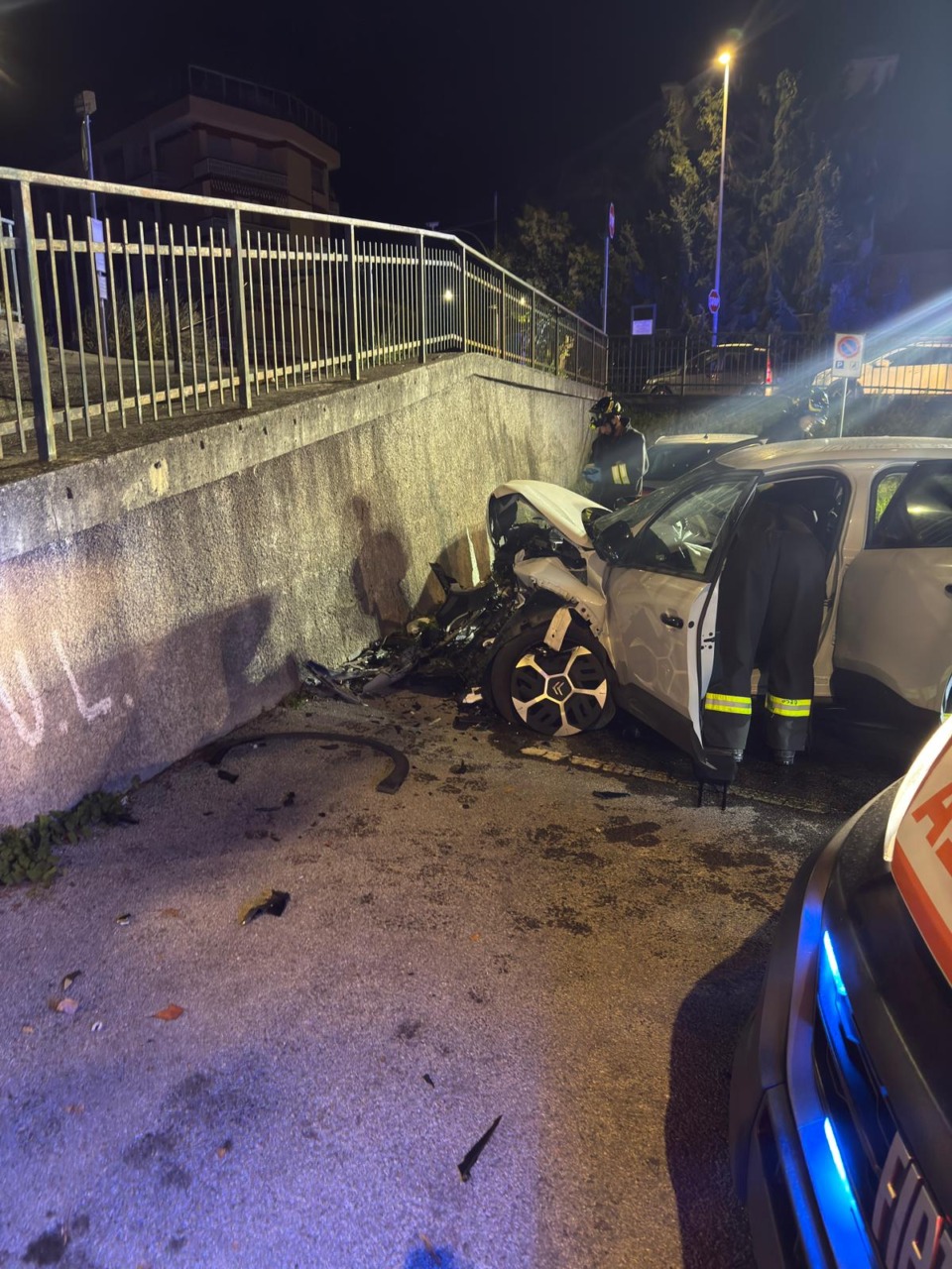Lavagna, si schianta con l’auto contro un muro: muore un 39enne