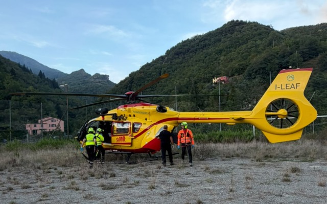 Auto si ribalta dopo Temossi, donna trasferita in elicottero a Genova